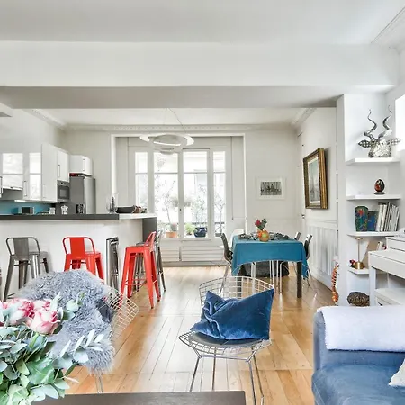 Spacious & Bright Flat By The Eiffel Tower-paris 7 * Parigi