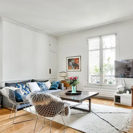 Spacious & Bright Flat By The Eiffel Tower-paris 7 * Parigi